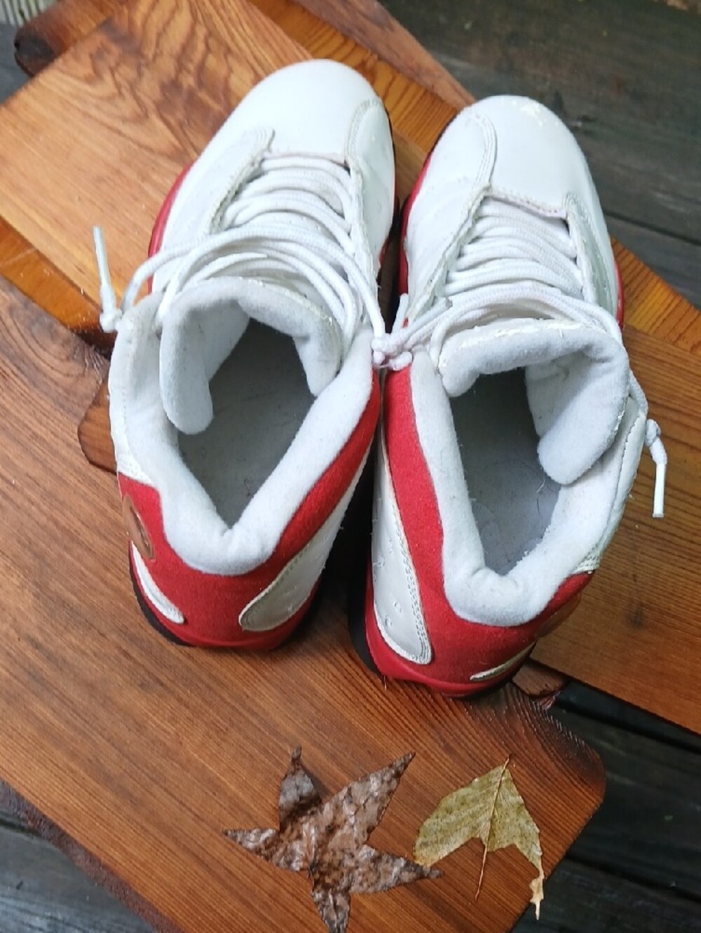 Jordan White Red Black Retro High-Top Sneakers,sz9.5 - Picture 4 of 9